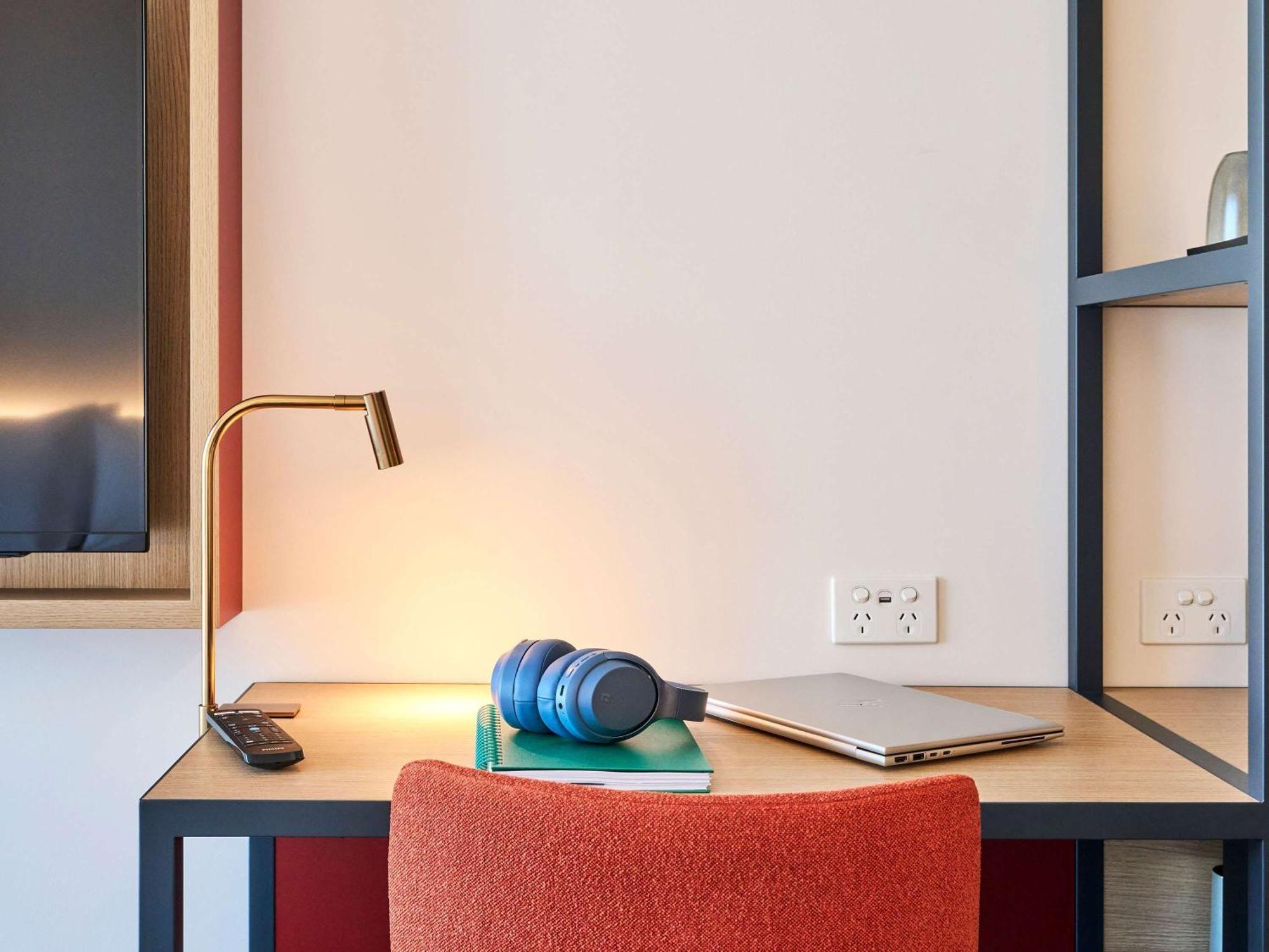 Ibis Styles Melbourne Airport Hotel Exterior photo